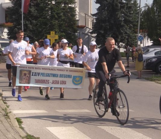 Z TARNOBRZEGA NA JASNĄ GÓRĘ – PIELGRZYMI PODTRZYMALI TRADYCJĘ