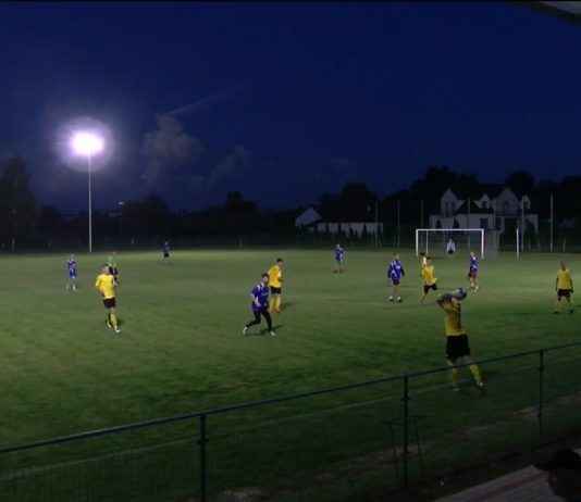 WYGRANA PRZY SZTUCZNYM ŚWIETLE – SOKÓŁ POKONAŁ MŁODYCH SIARKOWCÓW