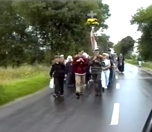 TARNOBRZEG 1997: PIESZA PIELGRZYMKA NA JASNĄ GÓRĘ