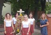 BARANÓW SANDOMIERSKI: Mieszkańcy z parafii Baranów Sandomierski podziękowali za plony