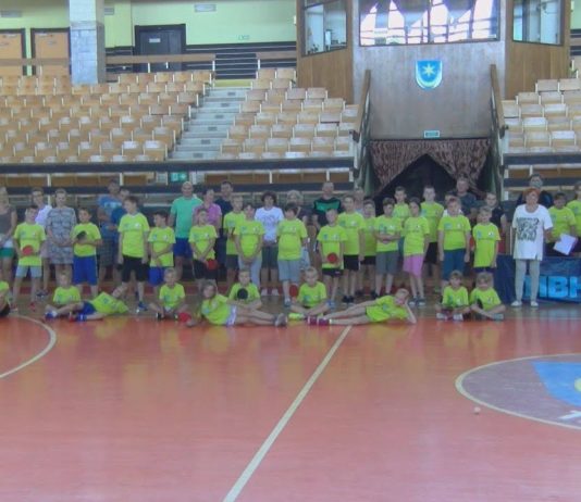 WAKACJE Z RAKIETKĄ – LETNIA INTEGRACJA WOKÓŁ TENISA STOŁOWEGO