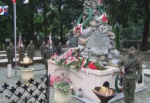 UPAMIĘTNILI OFIARY WIELKIEJ WOJNY – UROCZYSTOŚCI PATRIOTYCZNE W SANDOMIERZU