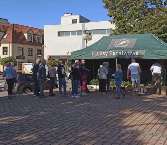 ROZDALI PONAD TYSIĄC DRZEWEK – AKCJA #sadziMY W TARNOBRZEGU