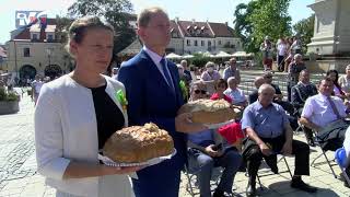 DOCENILI CIĘŻKĄ PRACĘ ROLNIKA – KLIMATYCZNE DOŻYNKI POWIATU SANDOMIERSKIEGO