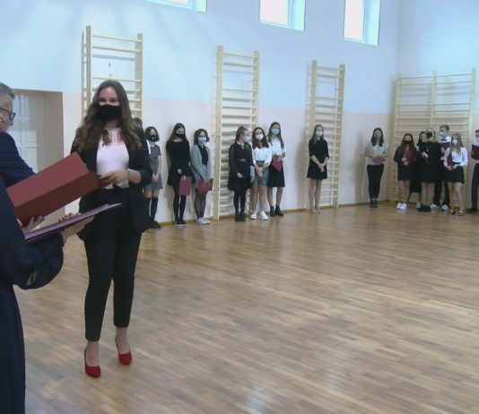 STYPENDIA NAUKOWE WRĘCZONE – UCZNIOWIE Z GRĘBOWA NAGRODZENI