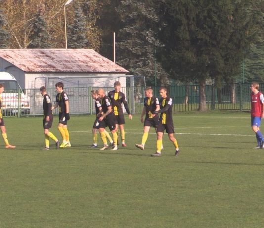 DOMINACJA MŁODYCH PIŁKARZY SIARKI – STAL NOWA DĘBA ROZBITA