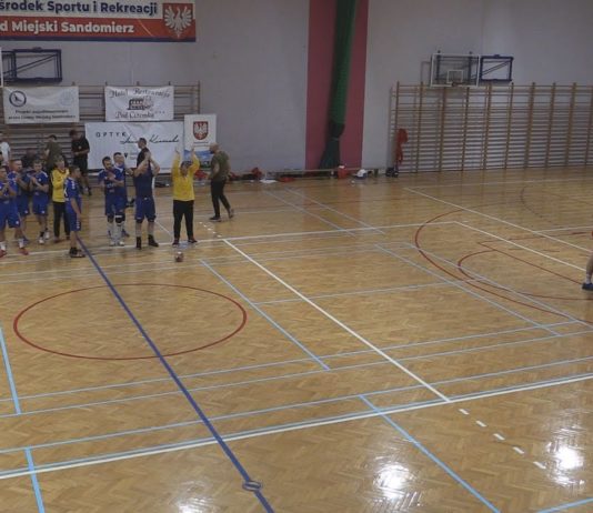 ŚWIETNE WIDOWISKO W SANDOMIERZU – PIERWSZY PUNKT PIŁKARZY RĘCZNYCH WISŁY