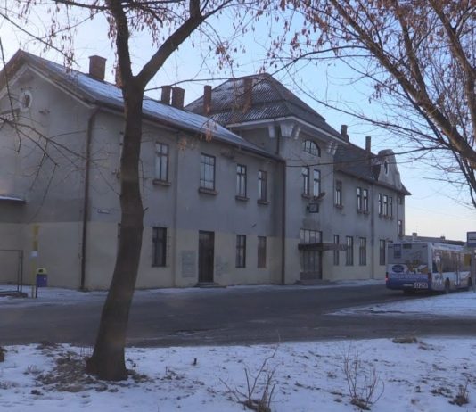 DWORZEC PKP W TARNOBRZEGU – ZDERZENIE DWÓCH ODMIENNYCH WIZJI