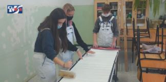 SZKOŁA CORAZ PIĘKNIEJSZA – OWOCNE PRAKTYKI W TARNOBRZESKIEJ „BUDOWLANCE”