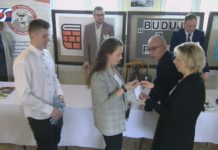 RODZICE KONTRA BURMISTRZ SANDOMIERZA – AWANTURA O SZKOŁĘ PODSTAWOWĄ NR 2