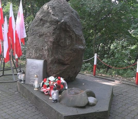 UPAMIĘTNILI OBROŃCĘ TARNOBRZEGA – WSPOMNIENIE KAPITANA JÓZEFA SARNY