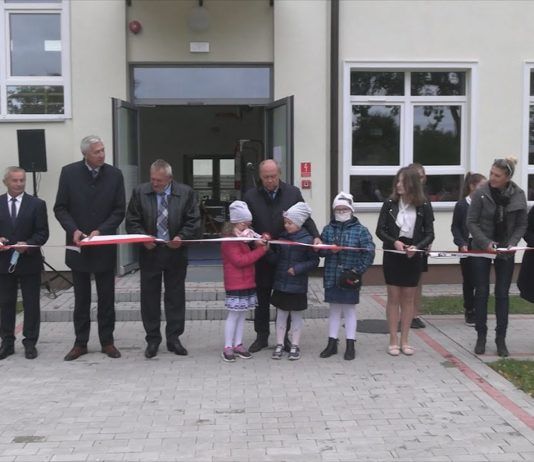 W CHMIELOWIE SĄ POWODY DO RADOŚCI – NOWA SALA GIMNASTYCZNA ZAPREZENTOWANA