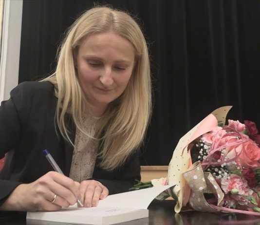 RELACJE JAKBY TROCHĘ PRAWDZIWE – LITERACKI DEBIUT KATARZYNY BOYEN