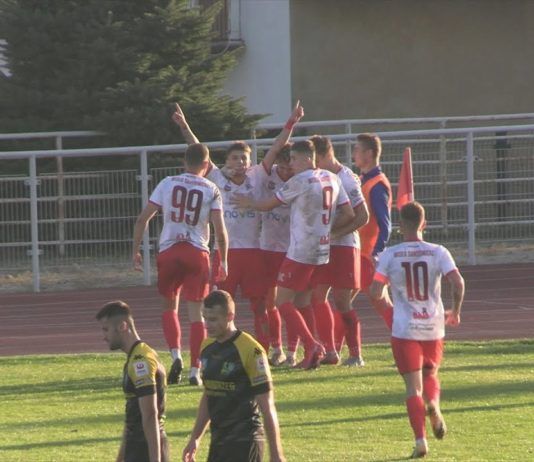 WIELKIE EMOCJE W MECZU PRZYJAŹNI – SIARKA PRZEGRAŁA W SANDOMIERZU!