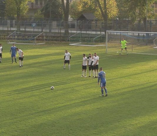 EMOCJONUJĄCY MECZ W GORZYCACH – STAL POKONAŁA LZS ŹDZIARY