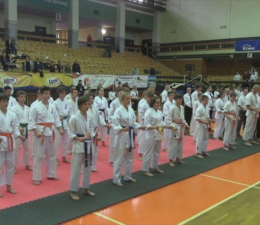 ZACIĘTA RYWALIZACJA W TARNOBRZEGU – EMOCJONUJĄCY TURNIEJ OYAMA KARATE