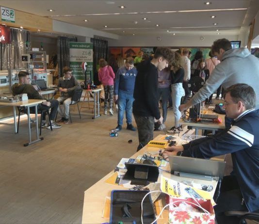 DZIEŃ NAUKI I TECHNIKI – POKAZY I DOŚWIADCZENIA W NOWEJ DĘBIE