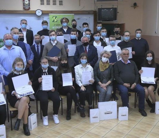 DOCENILI NAJLEPSZYCH UCZNIÓW – STYPENDIA W ZESPOLE SZKÓŁ W GORZYCACH