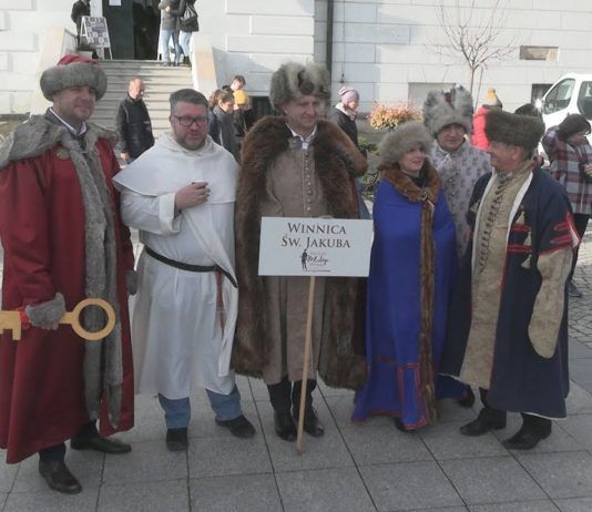 WINO W ROLI GŁÓWNEJ – ŚWIĘTOWANIE W SANDOMIERZU