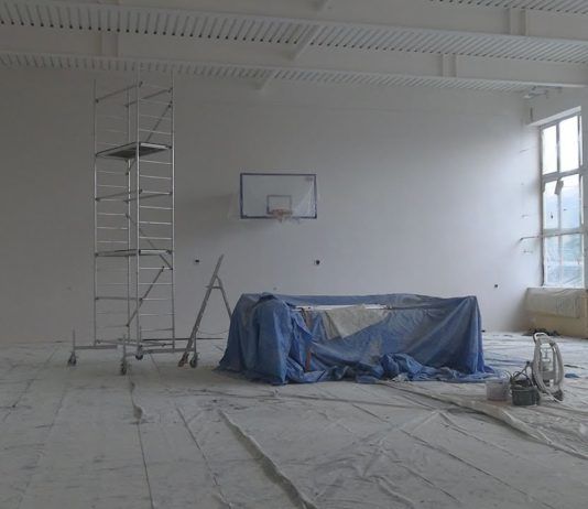 GMINA GORZYCE INWESTUJE – MODERNIZACJA SALI GIMNASTYCZNEJ W SOKOLNIKACH