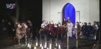 „NIEBO ZŁOTE CI OTWORZĘ” – KLIMATYCZNE ZADUSZKI W MIECHOCINIE