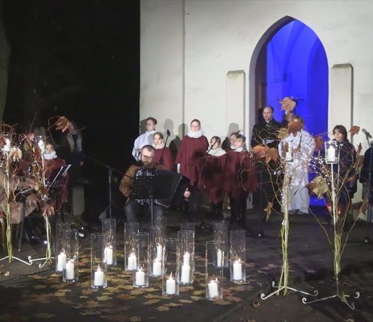 „NIEBO ZŁOTE CI OTWORZĘ” – KLIMATYCZNE ZADUSZKI W MIECHOCINIE