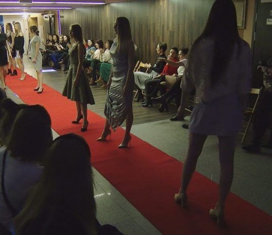 MODA W NOWEJ DĘBIE – POKAZ W SAMORZĄDOWYM OŚRODKU KULTURY