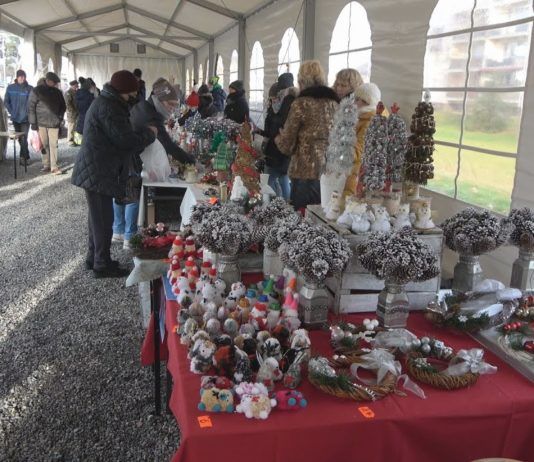 ŚWIĄTECZNY KLIMAT W GORZYCACH – KIERMASZ W TECHNICZNYM OGRODZIE