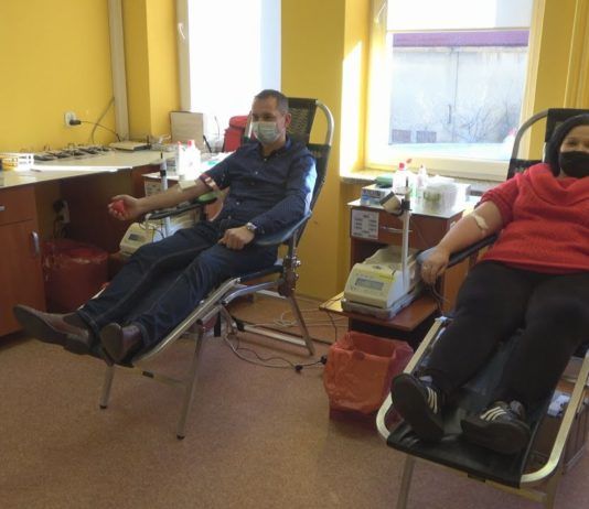 MIKOŁAJKOWA AKCJA POBORU KRWI – W TARNOBRZEGU NIOSĄ POMOC