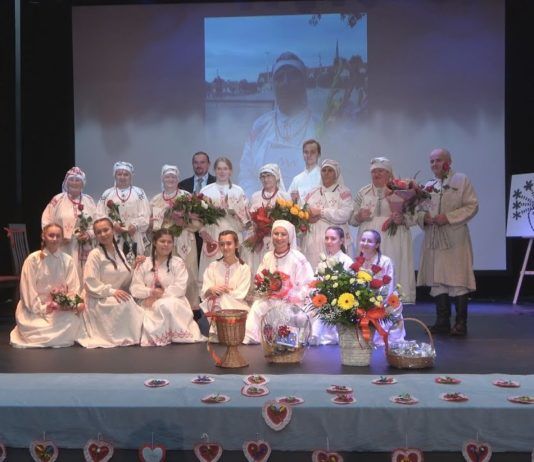 ŚWIĘTO W BARANOWIE SANDOMIERSKIM – JUBILEUSZ ZESPOŁU OBRZĘDOWEGO LASOWIACZKI