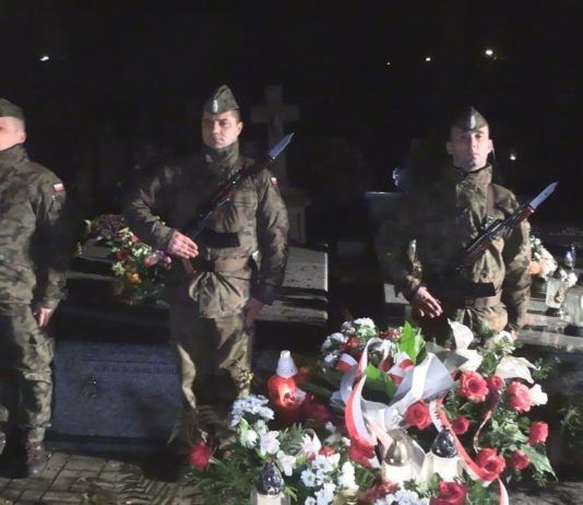 OCALAJĄ OD ZAPOMNIENIA – SANDOMIERZ UPAMIĘTNIŁ POWSTAŃCÓW LISTOPADOWYCH