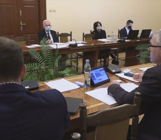 RADA MIASTA UCHWALIŁA BUDŻET – JAKI BĘDZIE 2022 ROK DLA TARNOBRZEGA?