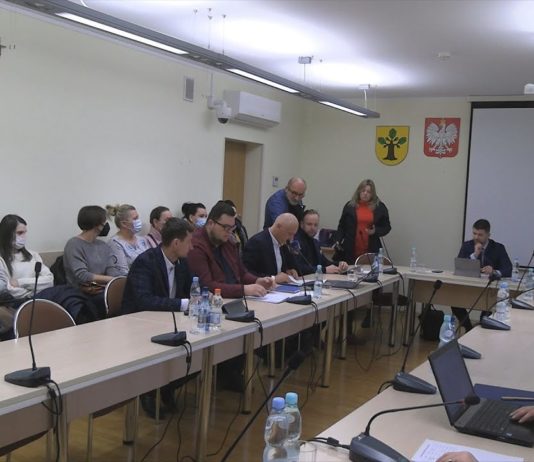 DUŻE ZMIANY W NOWEJ DĘBIE – TRZY SZKOŁY PRZEZNACZONE DO LIKWIDACJI