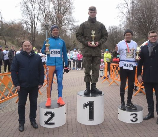 POBIEGLI TROPEM WILCZYM – SANDOMIERZ UPAMIĘTNIŁ ŻOŁNIERZY WYKLĘTYCH