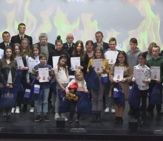 MŁODZIEŻ ZAPOBIEGA POŻAROM – ZMAGANIA W BARANOWIE SANDOMIERSKIM