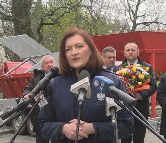 PODNOSZĄ POZIOM BEZPIECZEŃSTWA – PRZEKAZANIE SPRZĘTU W BARANOWIE SANDOMIERSKIM