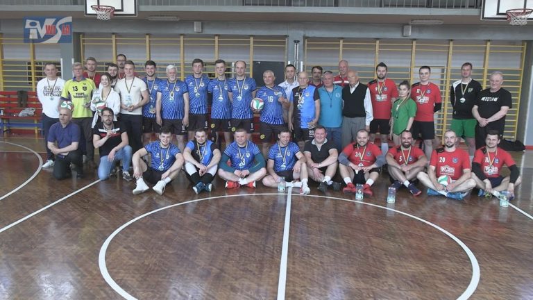 LIGA POWRÓCIŁA W DOBRYM STYLU – SIATKARZE ZAKOŃCZYLI ROZGRYWKI