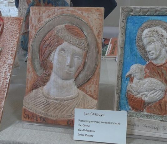 ŻYCIE MA TAK WIELE BARW – NAUCZYCIELE ZAPREZENTOWALI SWOJĄ TWÓRCZOŚĆ