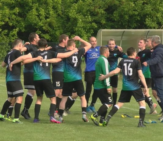 PIŁKARSKIE DERBY W WIELOWSI – ZWYCIĘSTWO WSPÓLNOTY SERBINÓW