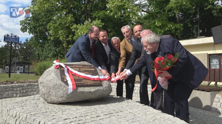 UPAMIĘTNILI ODNOWICIELA ZAMKU – UROCZYSTOŚĆ W BARANOWIE SANDOMIERSKIM