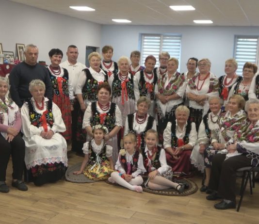 AKTYWNOŚĆ I DBANIE O DOROBEK PRZODKÓW – POZNAJ GOSPODYNIE Z DĄBROWICY