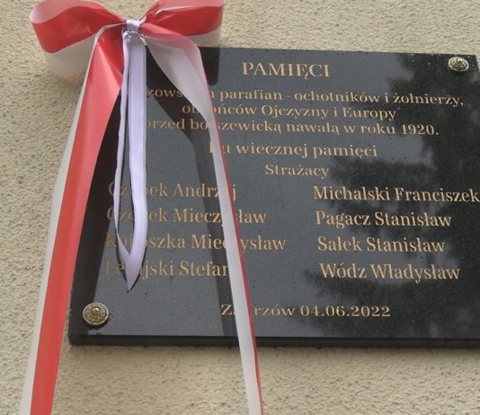 UPAMIĘTNILI WALCZĄCYCH Z BOLSZEWIKAMI – UROCZYSTOŚĆ PATRIOTYCZNA W ZAKRZOWIE
