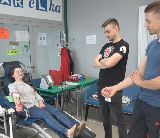 WIOSENNA AKCJA ZBIÓRKI KRWI – W TARNOBRZEGU DZIELILI SIĘ BEZCENNYM DAREM
