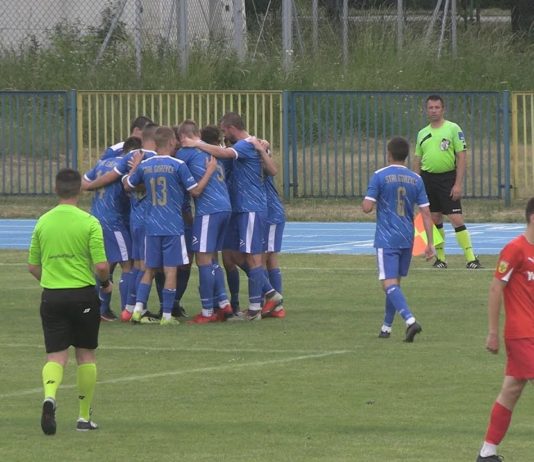 POGROM W NOWEJ DĘBIE – EFEKTOWNA WYGRANA PIŁKARZY STALI GORZYCE