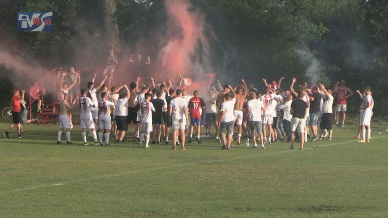 HISTORYCZNY DZIEŃ W ZAKRZOWIE – JUNIOR AWANSOWAŁ DO KLASY OKRĘGOWEJ!