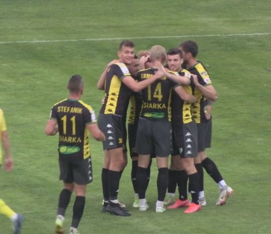 KAPITALNY POCZĄTEK SIARKI TARNOBRZEG – ZNICZ PRUSZKÓW ROZGROMIONY!