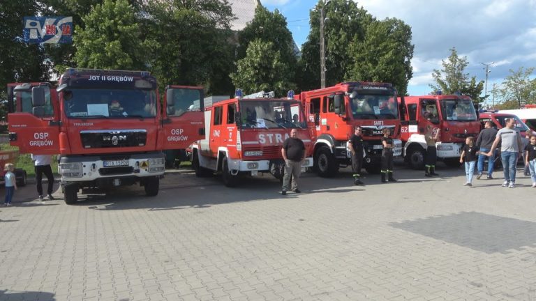 WIELKI SUKCES PIERWSZEGO ZLOTU – SAMOCHODY STRAŻACKIE OPANOWAŁY GRĘBÓW