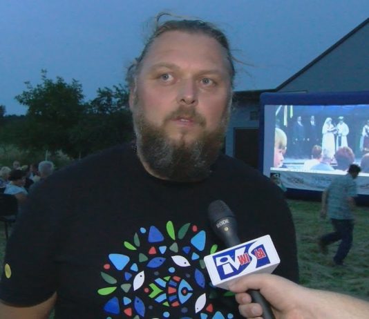 KLIMATYCZNY WIECZÓR WSPOMNIEŃ – W SIEDLESZCZANACH OCALAJĄ OD ZAPOMNIENIA