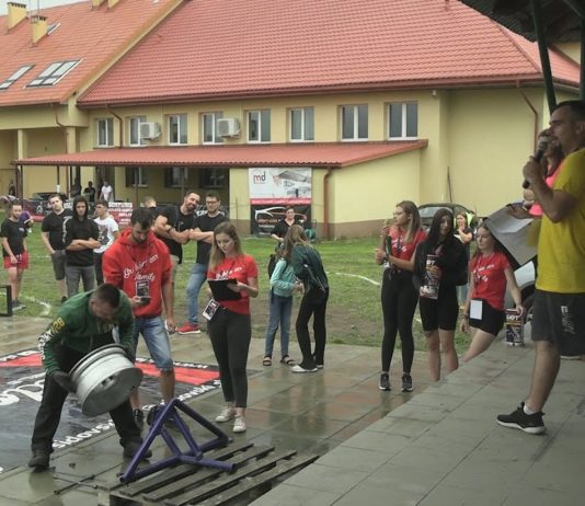 CHARYTATYWNY ZLOT W TRZEŚNI – NOCNA JAZDA GRĘBÓW POMAGA POTRZEBUJĄCYM