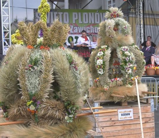 UKŁON W STRONĘ ROLNIKÓW – GMINNE DOŻYNKI W ZAWICHOŚCIE